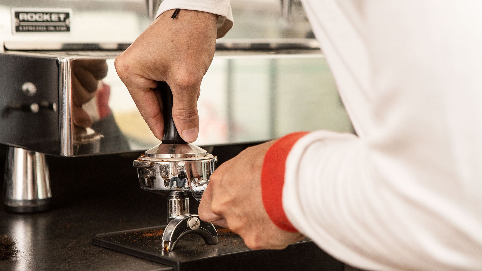 Barista im Café - Bohne 37